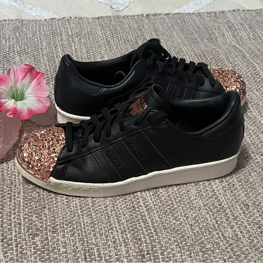 RARE adidas Originals Superstar Black + Hammered Copper Toe Women's Sz 7